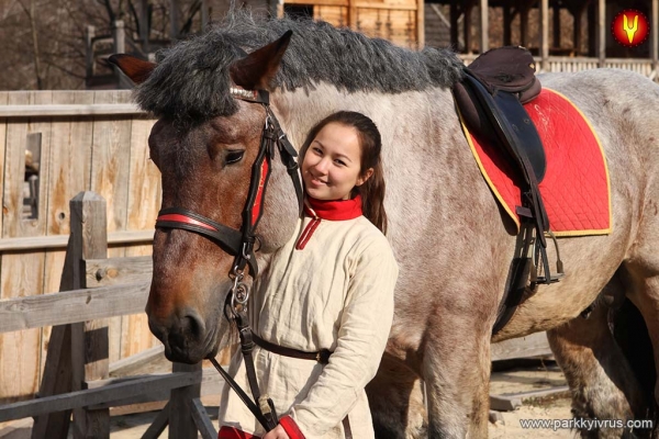 Всю колекцію коней Княжої конюшні представили гостям у “Парку Київська Русь”